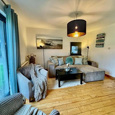 Sea Whispers - My Charming Costal Retreat In Йол Экстерьер фото