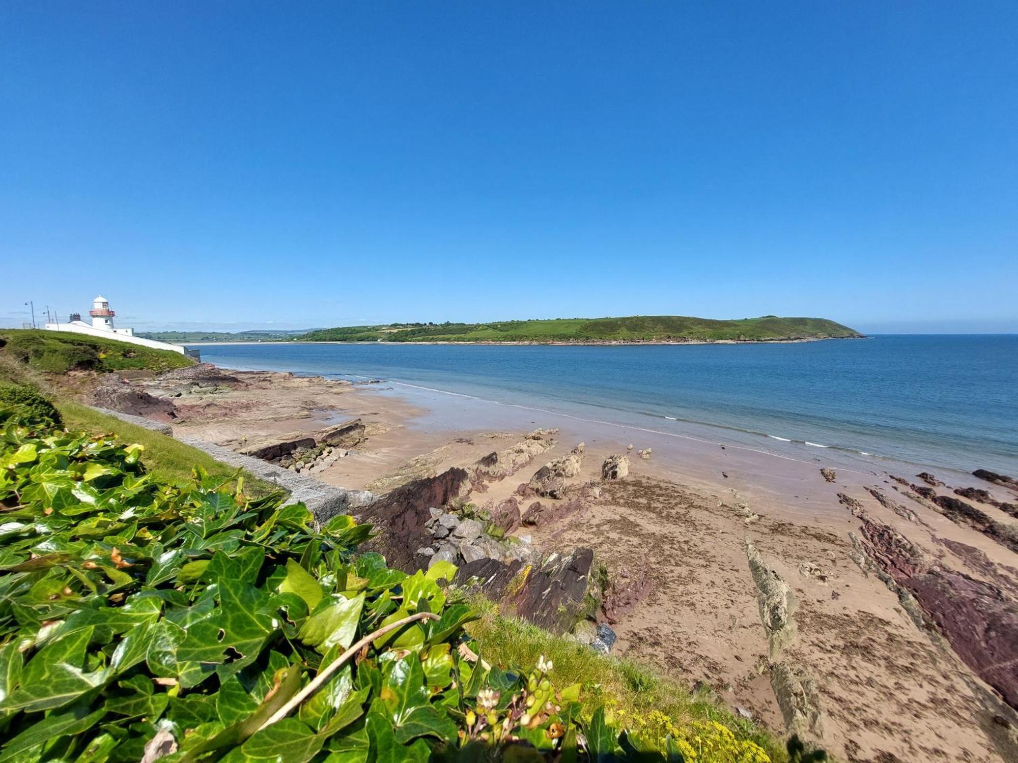 Sea Whispers - My Charming Costal Retreat In Йол Экстерьер фото