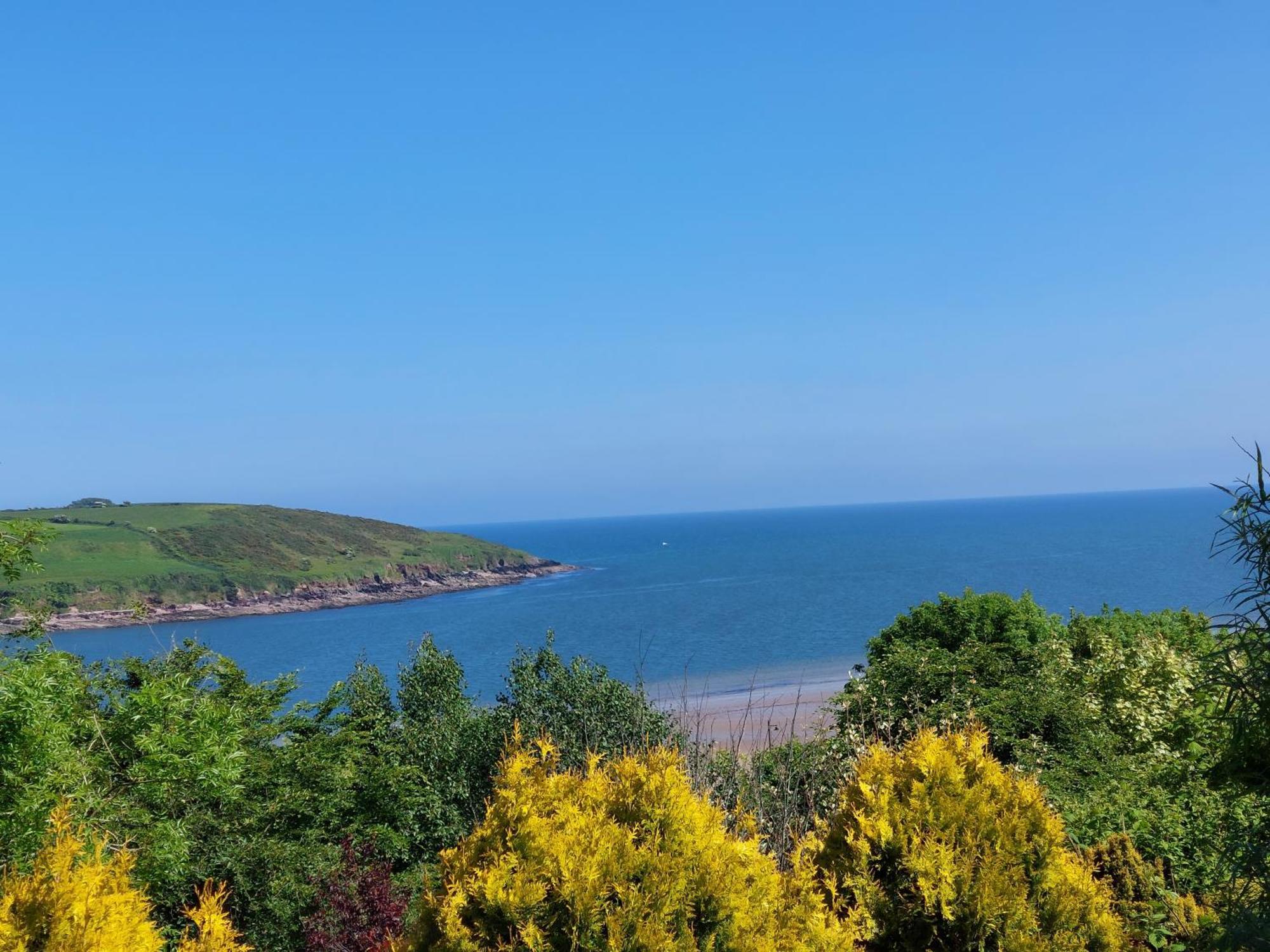 Sea Whispers - My Charming Costal Retreat In Йол Экстерьер фото